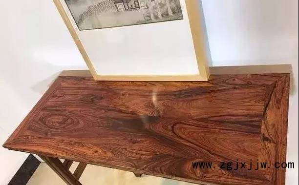 微凹黃檀