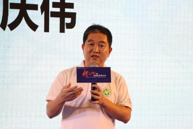 南康區(qū)家具產(chǎn)業(yè)促進局負(fù)責(zé)人李慶偉