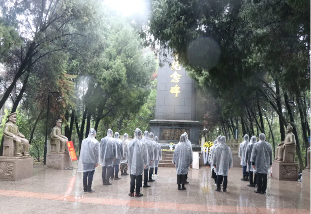 清明時節，南康家具行業退役軍人文明祭奠緬懷先烈