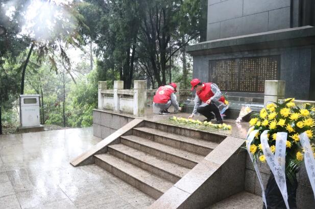 清明時節，南康家具行業退役軍人文明祭奠緬懷先烈2