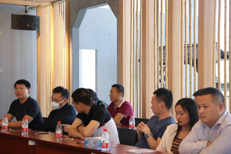企業紛紛站在各自的角度提出了問題和顧慮，為更好地打造“泛家居體驗中心”2