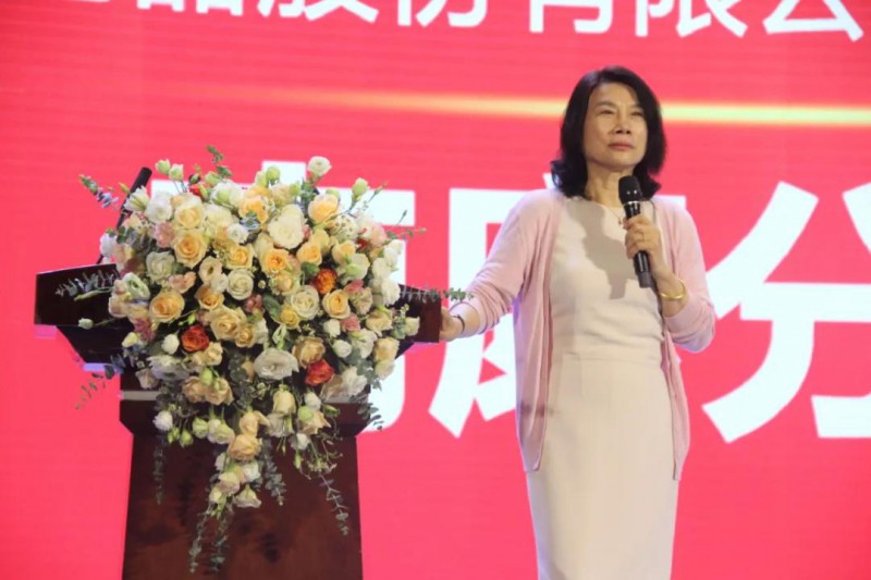 實現了從家具“單核時代”向家具+家電+家裝“三核時代”邁進