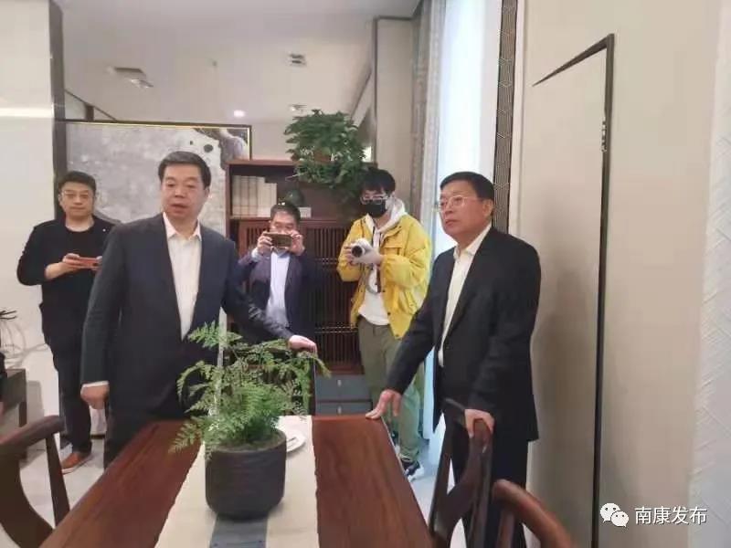 南康家具強(qiáng)勢(shì)入駐北京高端賣(mài)場(chǎng)2