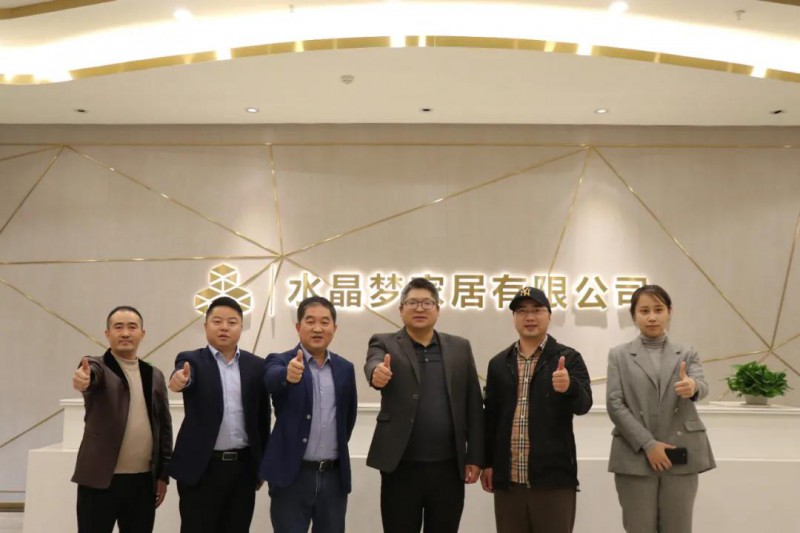 區委常委、副區長李成勝率隊調研南康軟體家具企業，為打造5000億產業集群塑造“生力軍”