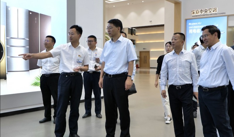 省委常委、省委組織部部長吳浩在南康調(diào)研，并視察協(xié)會工作1