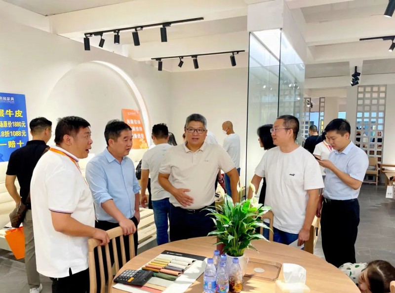 南康家具“搶市場、搶訂單”——龍江家具展篇