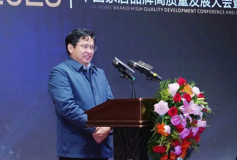 贛州市委常委、南康區(qū)委書記何善錦
